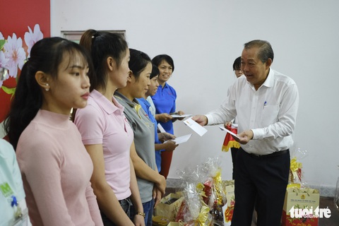 Phó thủ tướng Trương Hòa Bình trao quà tết cho công nhân Quảng Nam - Ảnh 1. Phó thủ tướng Trương Hòa Bình trao quà tết cho công nhân Quảng Nam - Ảnh 1.