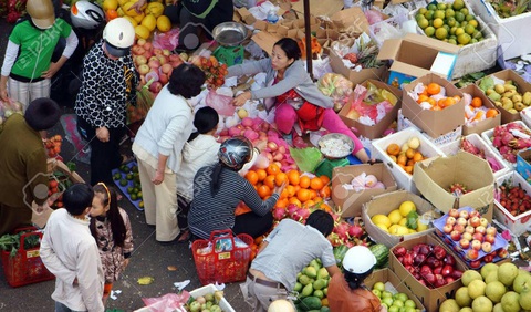 Có thể đặt hàng cả mâm cỗ ở siêu thị - Ảnh 1. Có thể đặt hàng cả mâm cỗ ở siêu thị - Ảnh 1.
