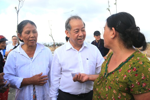 Chủ tịch tỉnh kể chuyện đi dự giờ, nhặt rác, gặp tài xế xích lô... - Ảnh 6. Chủ tịch tỉnh kể chuyện đi dự giờ, nhặt rác, gặp tài xế xích lô... - Ảnh 6.