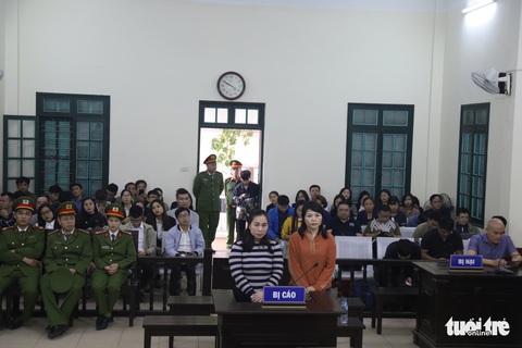 Bị cáo Vững là công an nhưng nhẫn tâm đẩy người khác vào tù - Ảnh 2. Bị cáo Vững là công an nhưng nhẫn tâm đẩy người khác vào tù - Ảnh 2.