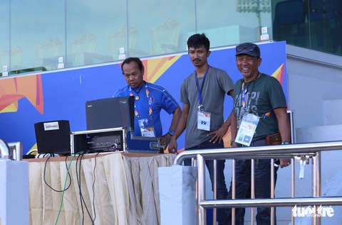 Chùm ảnh: lắp đặt hệ thống VAR để phục vụ cho VCK U23 châu Á 2020 - Ảnh 4. Chùm ảnh: lắp đặt hệ thống VAR để phục vụ cho VCK U23 châu Á 2020 - Ảnh 4.