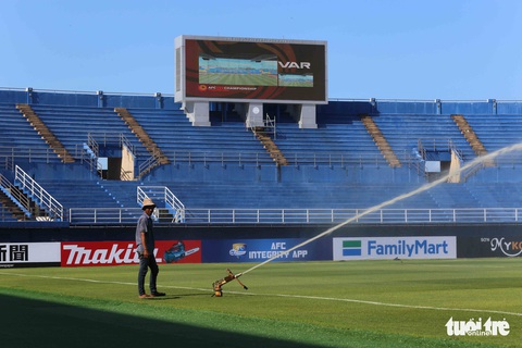 Chùm ảnh: lắp đặt hệ thống VAR để phục vụ cho VCK U23 châu Á 2020 - Ảnh 1. Chùm ảnh: lắp đặt hệ thống VAR để phục vụ cho VCK U23 châu Á 2020 - Ảnh 1.