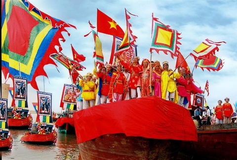 Sôi động các hoạt động giải trí mùa lễ hội - Ảnh 2. Sôi động các hoạt động giải trí mùa lễ hội - Ảnh 2.