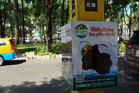 Thiết bị bấm nút đón taxi ở trung tâm quận 1 toàn rác - Ảnh 3. Thiết bị bấm nút đón taxi ở trung tâm quận 1 toàn rác - Ảnh 3.