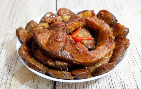 Món cá nội kho ngon tuyệt đỉnh trong mâm cỗ Tết - Ảnh 1. Món cá nội kho ngon tuyệt đỉnh trong mâm cỗ Tết - Ảnh 1.