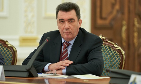 Quan chức Ukraine nghi máy bay rơi ở Iran do trúng tên lửa - Ảnh 1. Quan chức Ukraine nghi máy bay rơi ở Iran do trúng tên lửa - Ảnh 1.