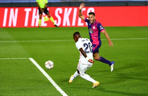 “Siêu dự bị’ Vinicius tỏa sáng, Real Madrid chật vật vượt ải Valladolid - Ảnh 1. “Siêu dự bị’ Vinicius tỏa sáng, Real Madrid chật vật vượt ải Valladolid - Ảnh 1.