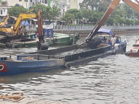 TP.HCM bắt đầu nạo vét 5,6km kênh Nhiêu Lộc - Thị Nghè - Ảnh 1. TP.HCM bắt đầu nạo vét 5,6km kênh Nhiêu Lộc - Thị Nghè - Ảnh 1.