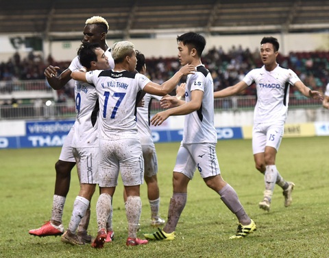 HLV Chung Hae Seong: 5 bàn thua quá dễ - Ảnh 3. HLV Chung Hae Seong: 5 bàn thua quá dễ - Ảnh 3.