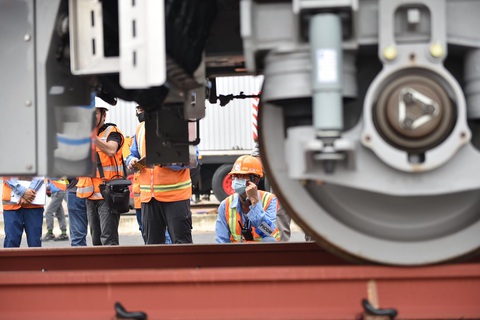 Tàu metro 1 lăn bánh ở depot, tháng 4-2021 sẽ chạy thử từ ngã tư Bình Thái về Long Bình - Ảnh 5. Tàu metro 1 lăn bánh ở depot, tháng 4-2021 sẽ chạy thử từ ngã tư Bình Thái về Long Bình - Ảnh 5.