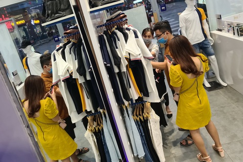 Đi qua những ngày gian khó - Ảnh 1. Đi qua những ngày gian khó - Ảnh 1.