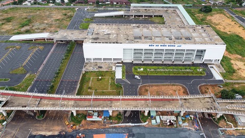 Khánh thành bến xe Miền Đông mới, tài xế, hành khách đều háo hức - Ảnh 3. Khánh thành bến xe Miền Đông mới, tài xế, hành khách đều háo hức - Ảnh 3.