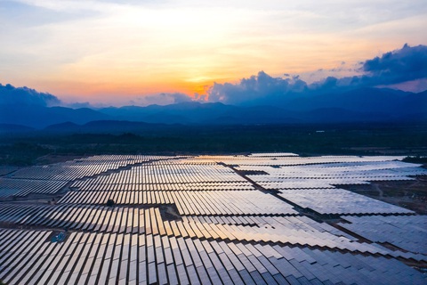 Chuẩn bị khánh thành trạm biến áp, đường dây 500kV và nhà máy điện mặt trời Trung Nam 450MW - Ảnh 4. Chuẩn bị khánh thành trạm biến áp, đường dây 500kV và nhà máy điện mặt trời Trung Nam 450MW - Ảnh 4.