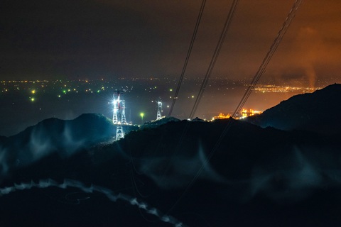 Chuẩn bị khánh thành trạm biến áp, đường dây 500kV và nhà máy điện mặt trời Trung Nam 450MW - Ảnh 5. Chuẩn bị khánh thành trạm biến áp, đường dây 500kV và nhà máy điện mặt trời Trung Nam 450MW - Ảnh 5.