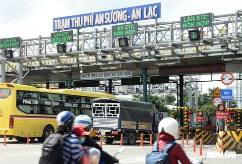 Bị áp hạn chót, thu phí không dừng phải chạy nước rút - Ảnh 2. Bị áp hạn chót, thu phí không dừng phải chạy nước rút - Ảnh 2.