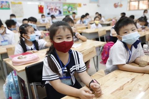 Sách lớp 1 dạy trẻ nếu bị sai việc thì không làm và trốn đi? - Ảnh 3. Sách lớp 1 dạy trẻ nếu bị sai việc thì không làm và trốn đi? - Ảnh 3.
