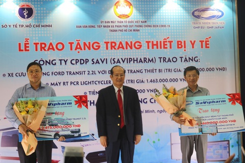 Tấm lòng vàng của SAVIPHARM - Trao tặng các thiết bị y tế trị giá 5 tỉ đồng cho sở y tế TP.HCM - Ảnh 1. Tấm lòng vàng của SAVIPHARM - Trao tặng các thiết bị y tế trị giá 5 tỉ đồng cho sở y tế TP.HCM - Ảnh 1.