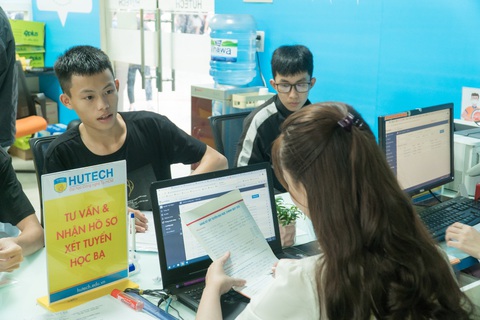 Xét học bạ - giải pháp an toàn khi điểm chuẩn nguyện vọng đột biến - Ảnh 3. Xét học bạ - giải pháp an toàn khi điểm chuẩn nguyện vọng đột biến - Ảnh 3.