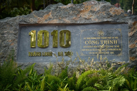 Lãnh đạo Hà Nội dâng hương kỷ niệm 1010 năm Thăng Long - Hà Nội - Ảnh 2. Lãnh đạo Hà Nội dâng hương kỷ niệm 1010 năm Thăng Long - Hà Nội - Ảnh 2.