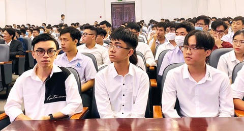 3 thủ khoa Trường ĐH Bách khoa TP.HCM cùng tên Huy Hoàng - Ảnh 2. 3 thủ khoa Trường ĐH Bách khoa TP.HCM cùng tên Huy Hoàng - Ảnh 2.