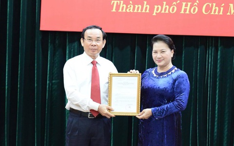 Giới thiệu ông Nguyễn Văn Nên để bầu làm Bí thư Thành ủy TP.HCM nhiệm kỳ 2020 - 2025 - Ảnh 2. Giới thiệu ông Nguyễn Văn Nên để bầu làm Bí thư Thành ủy TP.HCM nhiệm kỳ 2020 - 2025 - Ảnh 2.