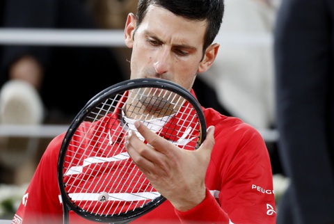 Thắng gọn Djokovic, Nadal lần thứ 20 vô địch Grand Slam - Ảnh 6. Thắng gọn Djokovic, Nadal lần thứ 20 vô địch Grand Slam - Ảnh 6.