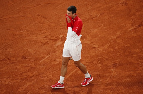 Thắng gọn Djokovic, Nadal lần thứ 20 vô địch Grand Slam - Ảnh 9. Thắng gọn Djokovic, Nadal lần thứ 20 vô địch Grand Slam - Ảnh 9.