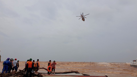 Vì sao trên tàu Vietship có 9 người mà chỉ cứu được 8? - Ảnh 1. Vì sao trên tàu Vietship có 9 người mà chỉ cứu được 8? - Ảnh 1.