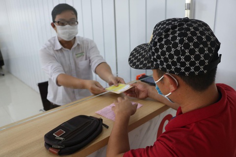 Bến xe Miền Đông mới vắng khách trong hai ngày đầu hoạt động - Ảnh 3. Bến xe Miền Đông mới vắng khách trong hai ngày đầu hoạt động - Ảnh 3.