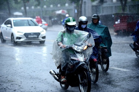 Áp thấp ngoài xa, sao TP.HCM mưa từ sáng tới tối? - Ảnh 1. Áp thấp ngoài xa, sao TP.HCM mưa từ sáng tới tối? - Ảnh 1.