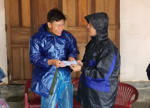 Báo Tuổi Trẻ hỗ trợ khẩn cấp gia đình sản phụ bị lũ cuốn - Ảnh 1. Báo Tuổi Trẻ hỗ trợ khẩn cấp gia đình sản phụ bị lũ cuốn - Ảnh 1.