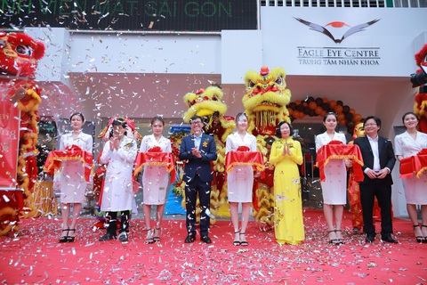 Khai trương trung tâm nhãn khoa tiêu chuẩn Singapore - Ảnh 1. Khai trương trung tâm nhãn khoa tiêu chuẩn Singapore - Ảnh 1.