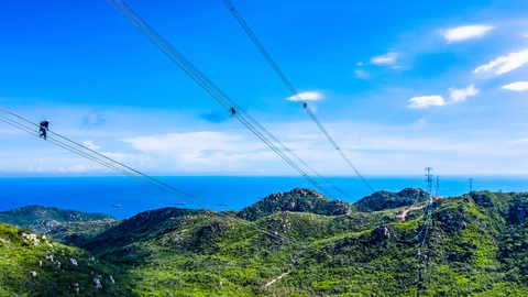 Vượt hiểm trở hoàn thành trạm biến áp 500kv và đường dây 220/500kv kết hợp nhà máy điện mặt trời - Ảnh 1. Vượt hiểm trở hoàn thành trạm biến áp 500kv và đường dây 220/500kv kết hợp nhà máy điện mặt trời - Ảnh 1.