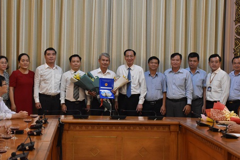 TP.HCM bổ nhiệm nhân sự chủ chốt tại các tổng công ty - Ảnh 3. TP.HCM bổ nhiệm nhân sự chủ chốt tại các tổng công ty - Ảnh 3.