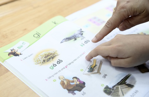 Kho tàng cổ tích, ngạn ngữ Việt rất nhiều, sao phải vay mượn nước ngoài làm sách? - Ảnh 1. Kho tàng cổ tích, ngạn ngữ Việt rất nhiều, sao phải vay mượn nước ngoài làm sách? - Ảnh 1.