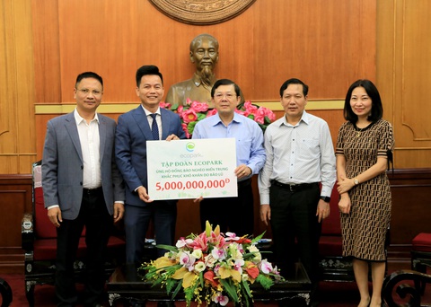 Ecopark ủng hộ đồng bào nghèo miền Trung 5 tỉ đồng khắc phục hậu quả bão lũ - Ảnh 1. Ecopark ủng hộ đồng bào nghèo miền Trung 5 tỉ đồng khắc phục hậu quả bão lũ - Ảnh 1.