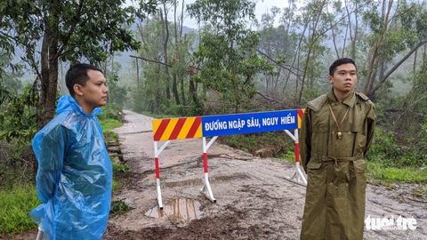 Bộ đội dầm mưa, bám dây vượt khe nước tiếp cận thủy điện Rào Trăng 3 - Ảnh 14. Bộ đội dầm mưa, bám dây vượt khe nước tiếp cận thủy điện Rào Trăng 3 - Ảnh 14.
