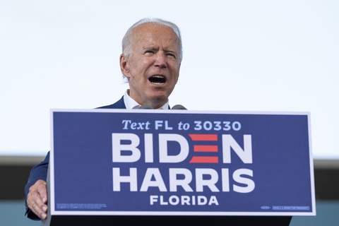 Trump - Biden đấu tay đôi tại các bang chiến trường - Ảnh 2. Trump - Biden đấu tay đôi tại các bang chiến trường - Ảnh 2.
