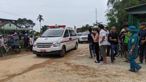 Đã liên lạc được với 14 người của thủy điện A Lin B2 - Ảnh 6. Đã liên lạc được với 14 người của thủy điện A Lin B2 - Ảnh 6.