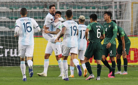 Messi ‘tịt ngòi’, Argentina thắng chật vật Bolivia trên ‘cổng trời’ La Paz - Ảnh 4. Messi ‘tịt ngòi’, Argentina thắng chật vật Bolivia trên ‘cổng trời’ La Paz - Ảnh 4.