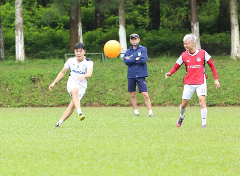 Ngoại binh Hoàng Anh Gia Lai chấn thương vô duyên trước trận gặp CLB Hà Nội - Ảnh 4. Ngoại binh Hoàng Anh Gia Lai chấn thương vô duyên trước trận gặp CLB Hà Nội - Ảnh 4.
