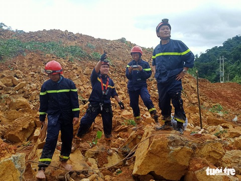 Kinh hoàng khung cảnh khu nhà điều hành thủy điện Rào Trăng 3 bị vùi lấp - Ảnh 6. Kinh hoàng khung cảnh khu nhà điều hành thủy điện Rào Trăng 3 bị vùi lấp - Ảnh 6.