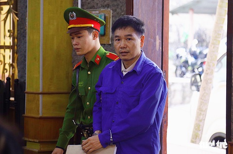 Phúc thẩm vụ gian lận điểm thi tại Sơn La: hoãn xử vì vắng luật sư - Ảnh 1. Phúc thẩm vụ gian lận điểm thi tại Sơn La: hoãn xử vì vắng luật sư - Ảnh 1.