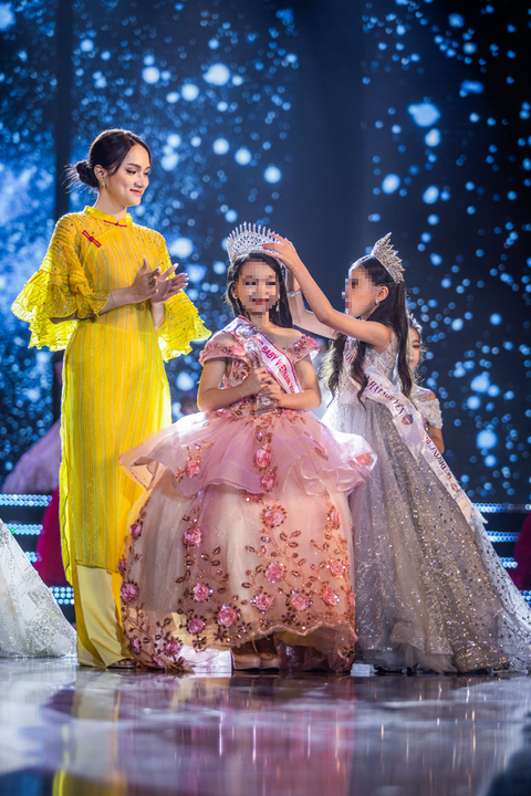 Miss Baby Viet Nam tổ chức thi hoa hậu nhí chui? - Ảnh 1. Miss Baby Viet Nam tổ chức thi hoa hậu nhí chui? - Ảnh 1.