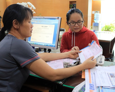 Tuổi Trẻ cứu trợ ở vùng trải qua 3 trận lũ - Ảnh 3. Tuổi Trẻ cứu trợ ở vùng trải qua 3 trận lũ - Ảnh 3.