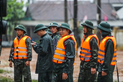 Vụ Thủy điện Rào Trăng 3: Căng thẳng ở Sở chỉ huy tiền phương - Ảnh 3. Vụ Thủy điện Rào Trăng 3: Căng thẳng ở Sở chỉ huy tiền phương - Ảnh 3.