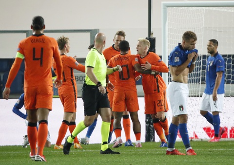 Cầm chân Ý, Hà Lan vẫn chưa biết thắng cùng HLV Frank de Boer - Ảnh 2. Cầm chân Ý, Hà Lan vẫn chưa biết thắng cùng HLV Frank de Boer - Ảnh 2.