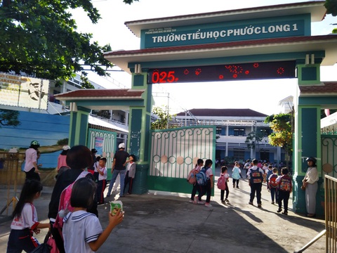 Phụ huynh phanh phui trường bớt xén thức ăn: Ngót đi hàng chục ký thịt mỗi ngày - Ảnh 3. Phụ huynh phanh phui trường bớt xén thức ăn: Ngót đi hàng chục ký thịt mỗi ngày - Ảnh 3.