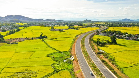 Bình Định kỳ vọng vào Khu kinh tế Nhơn Hội và công nghệ 4.0 - Ảnh 3. Bình Định kỳ vọng vào Khu kinh tế Nhơn Hội và công nghệ 4.0 - Ảnh 3.