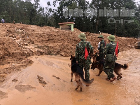 Trưa 15-10, đã tìm thấy 1 thi thể tại nơi sạt lở trạm 67 - Ảnh 5. Trưa 15-10, đã tìm thấy 1 thi thể tại nơi sạt lở trạm 67 - Ảnh 5.